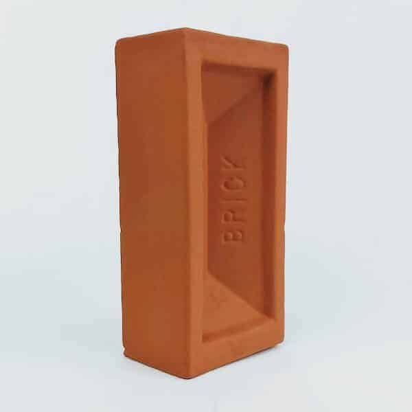 Terracotta brick vase side 600x600 1