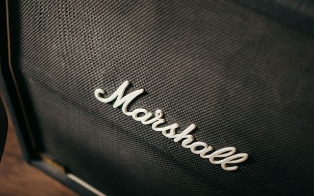 marshall cab with white scroll logo