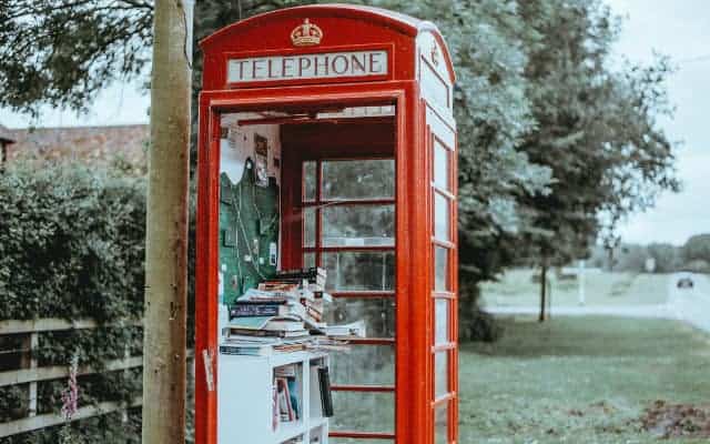 PHONE BOOTH definition and meaning